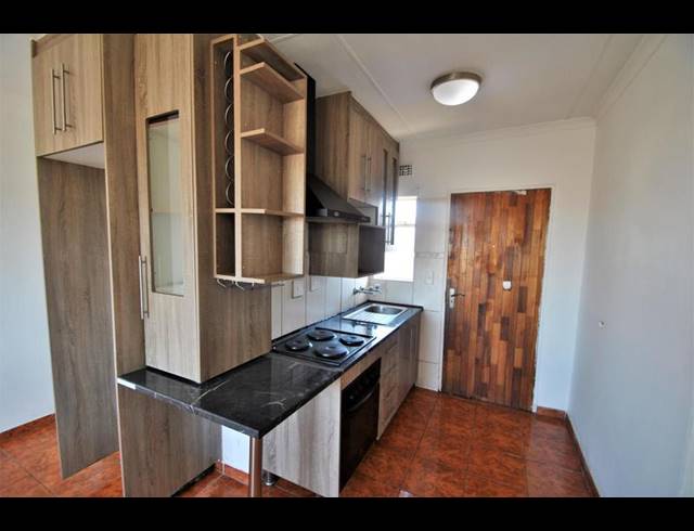 2 BEDROOM APARTMENT FOR SALE IN FLEURHOF
